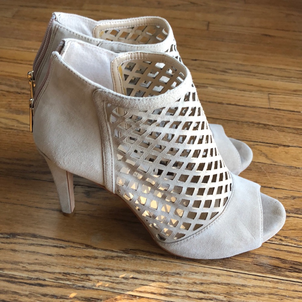 Nude suede peep toe pumps w/laser cutouts 4” heel